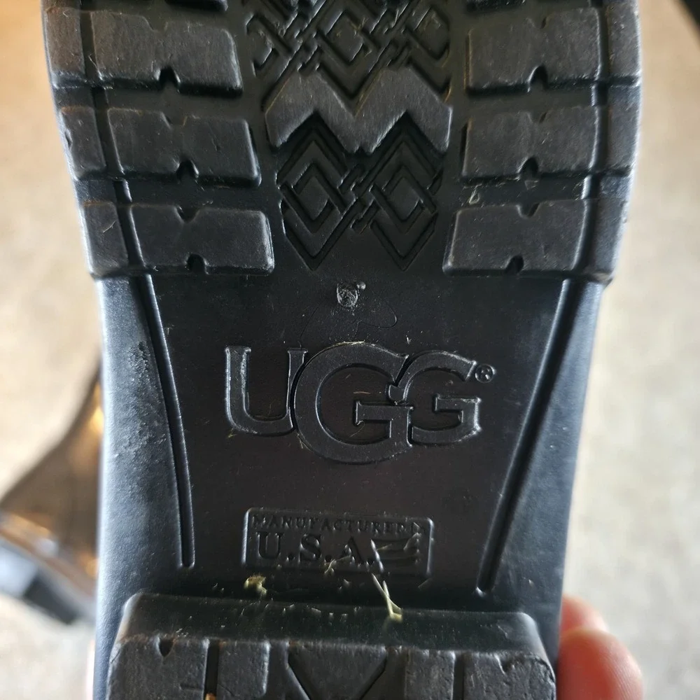 UGG Shaye Rain Boots Size 7 Shiny Black Tall‎ Waterproof Lined